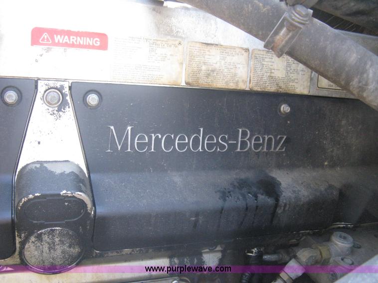 image for item A6322 2003 Freightliner Columbia semi truck