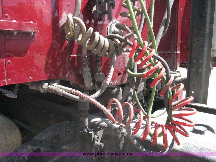 image for item A6322 2003 Freightliner Columbia semi truck