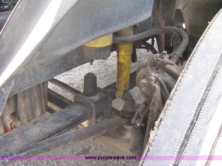 image for item A6322 2003 Freightliner Columbia semi truck