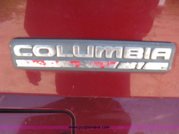image for item A6322 2003 Freightliner Columbia semi truck