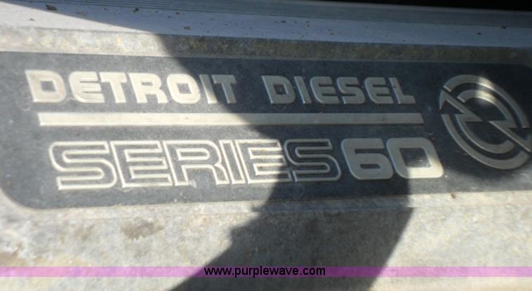 image for item B1196 1995 White/volvo WIA semi truck