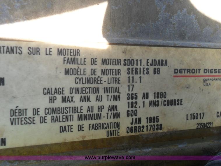 image for item B1196 1995 White/volvo WIA semi truck