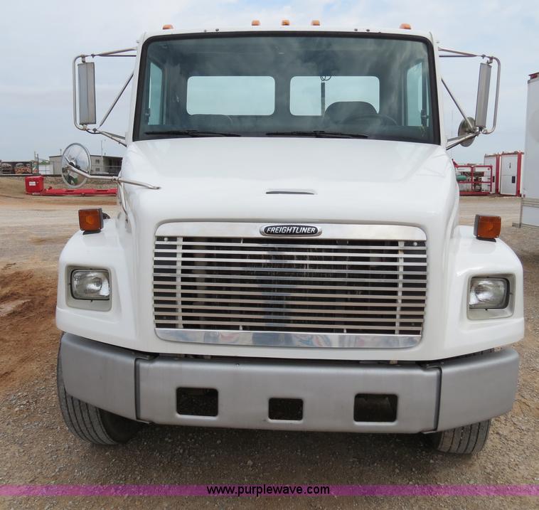 image for item B2279 1999 Freightliner FL80 semi truck