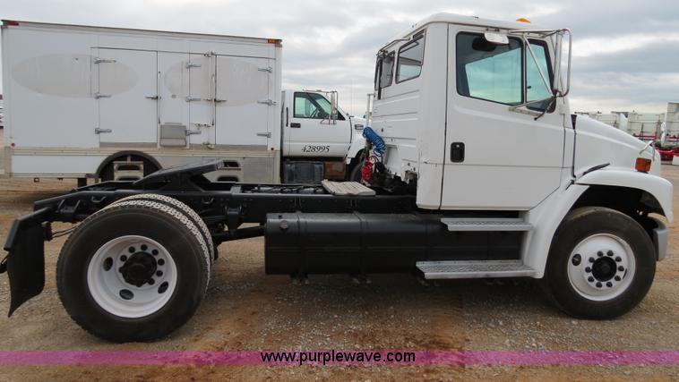 image for item B2279 1999 Freightliner FL80 semi truck