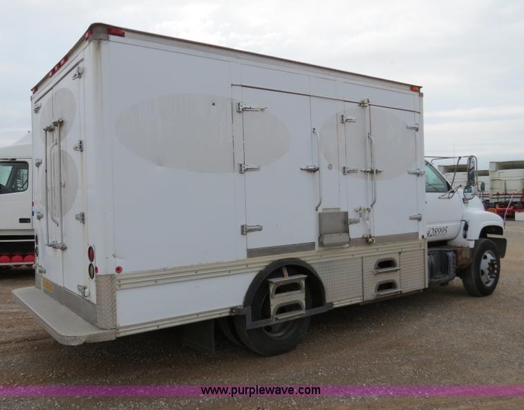 image for item B2280 1999 GMC C6500 refrigerator box truck