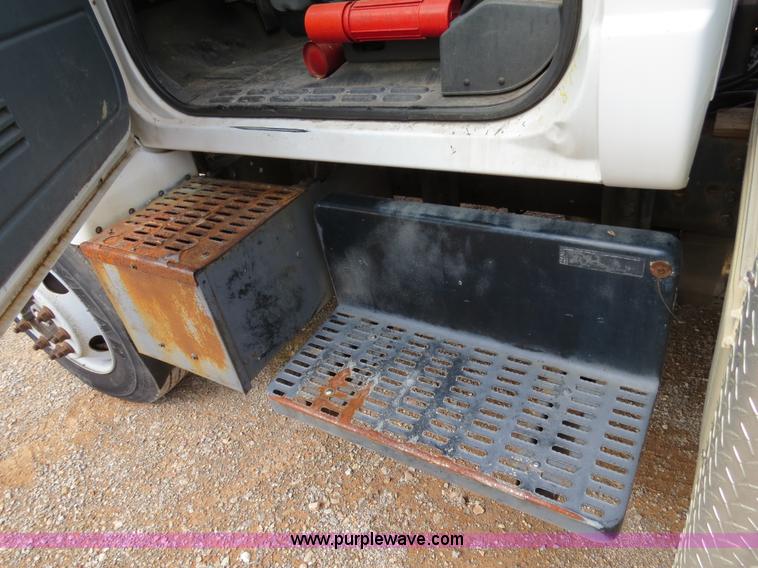 image for item B2280 1999 GMC C6500 refrigerator box truck