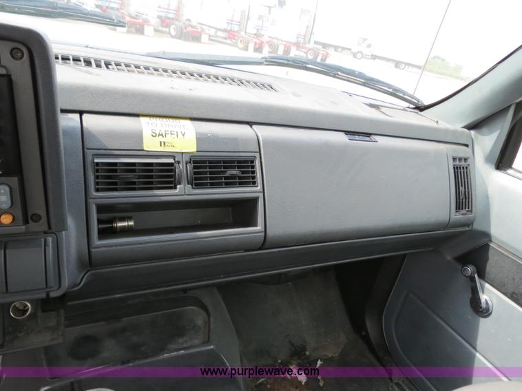 image for item B2280 1999 GMC C6500 refrigerator box truck