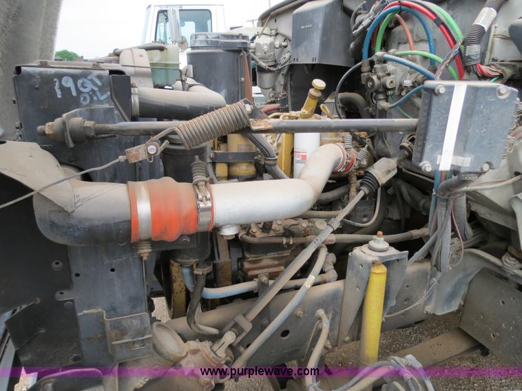 image for item B2280 1999 GMC C6500 refrigerator box truck