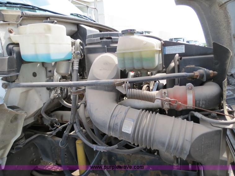 image for item B2280 1999 GMC C6500 refrigerator box truck