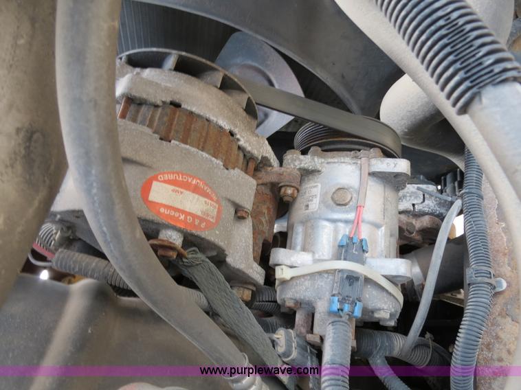 image for item B2280 1999 GMC C6500 refrigerator box truck