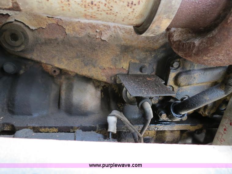 image for item B2280 1999 GMC C6500 refrigerator box truck