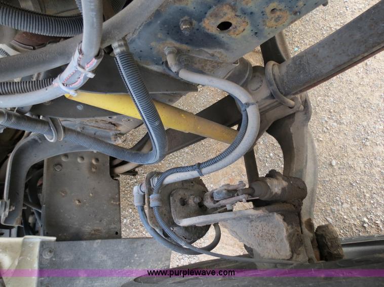 image for item B2280 1999 GMC C6500 refrigerator box truck