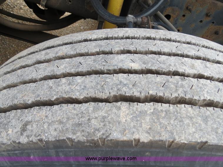 image for item B2280 1999 GMC C6500 refrigerator box truck