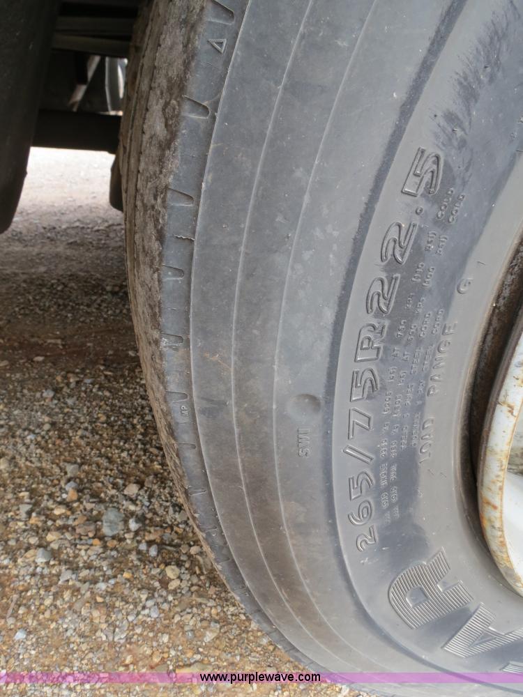 image for item B2280 1999 GMC C6500 refrigerator box truck