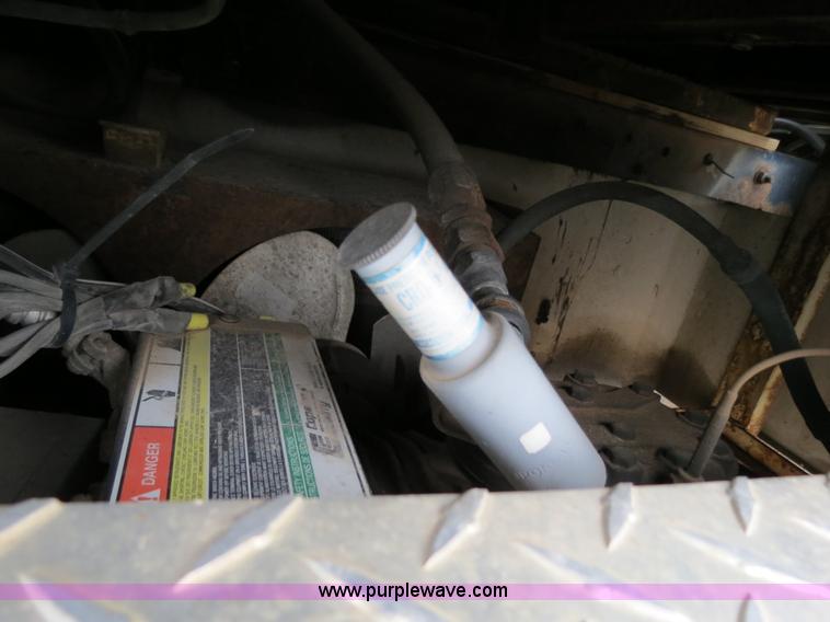 image for item B2280 1999 GMC C6500 refrigerator box truck