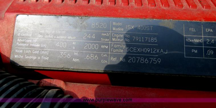 image for item B2281 2006 Volvo VNL semi truck