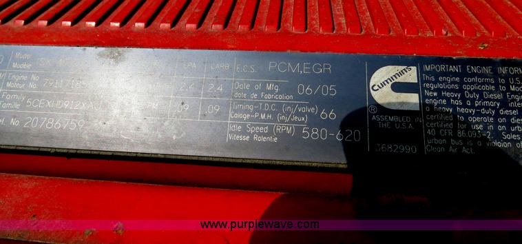 image for item B2281 2006 Volvo VNL semi truck