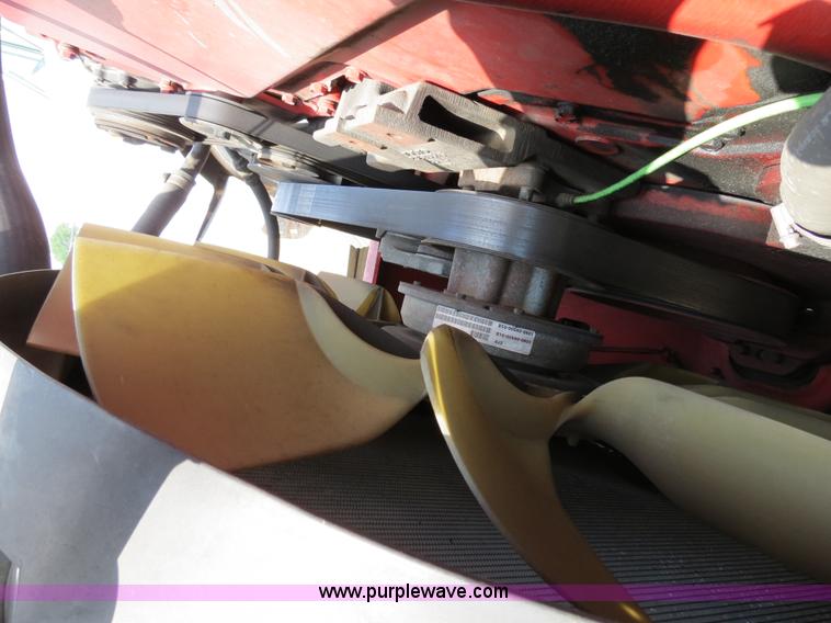 image for item B2281 2006 Volvo VNL semi truck