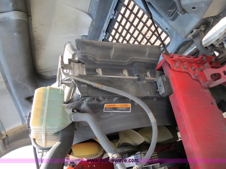 image for item B2281 2006 Volvo VNL semi truck