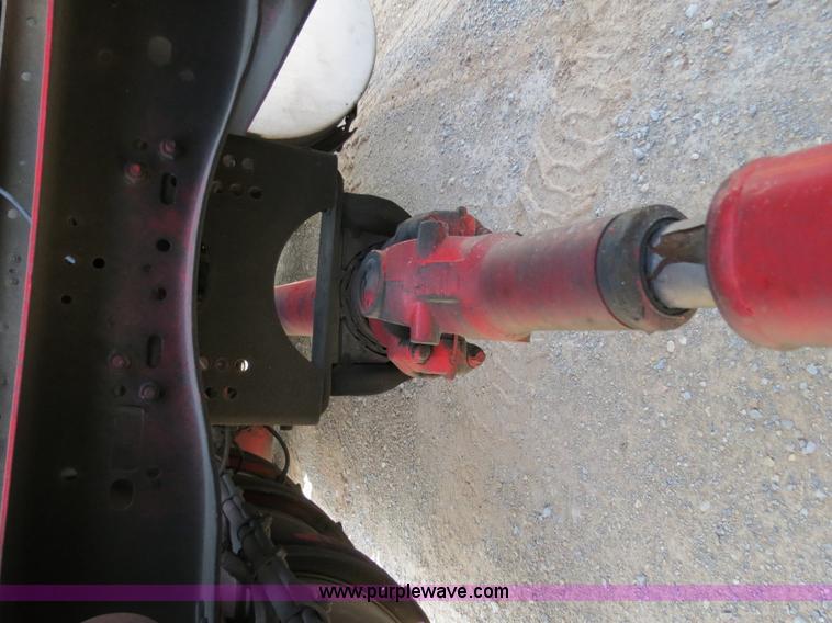 image for item B2281 2006 Volvo VNL semi truck