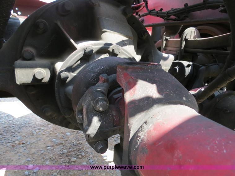 image for item B2281 2006 Volvo VNL semi truck