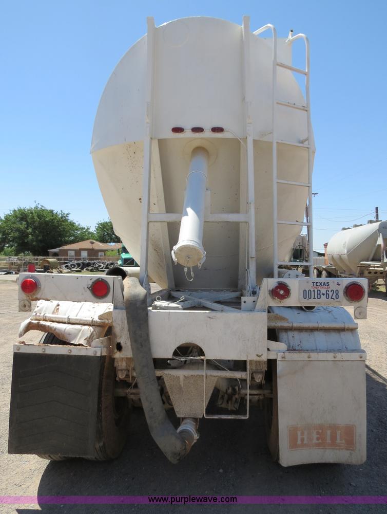 image for item B2292 1970 Fruehauf 40' aluminum pneumatic dry bulk trailer