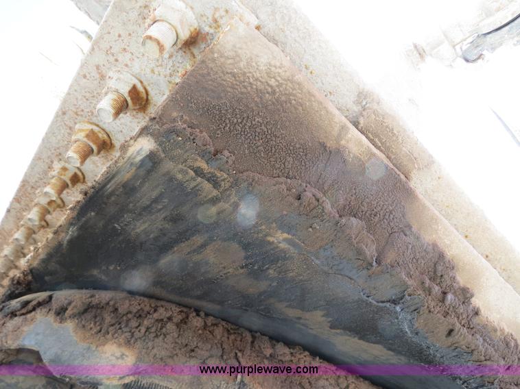 image for item B2292 1970 Fruehauf 40' aluminum pneumatic dry bulk trailer