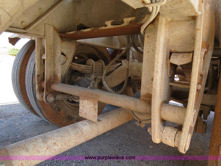 image for item B2292 1970 Fruehauf 40' aluminum pneumatic dry bulk trailer