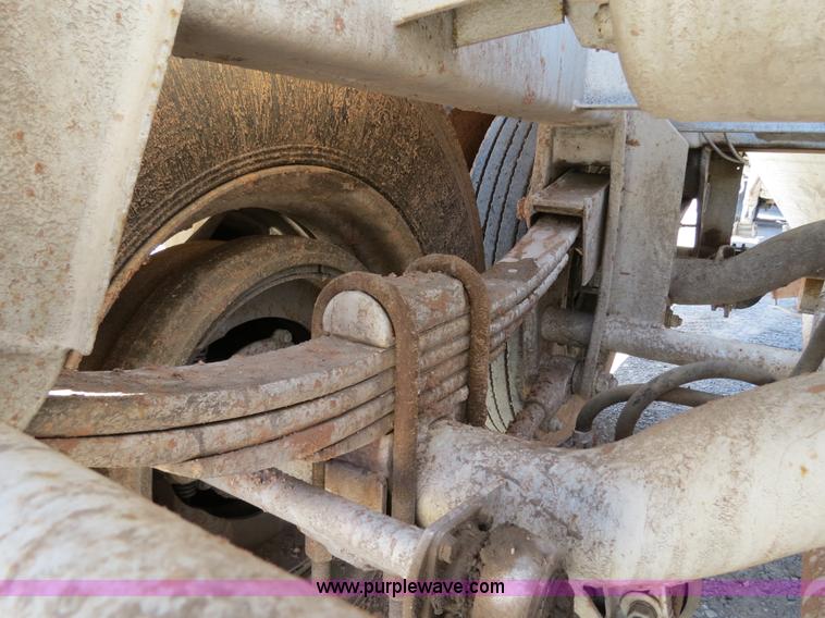 image for item B2292 1970 Fruehauf 40' aluminum pneumatic dry bulk trailer