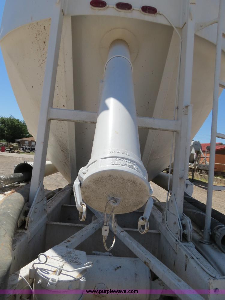 image for item B2292 1970 Fruehauf 40' aluminum pneumatic dry bulk trailer