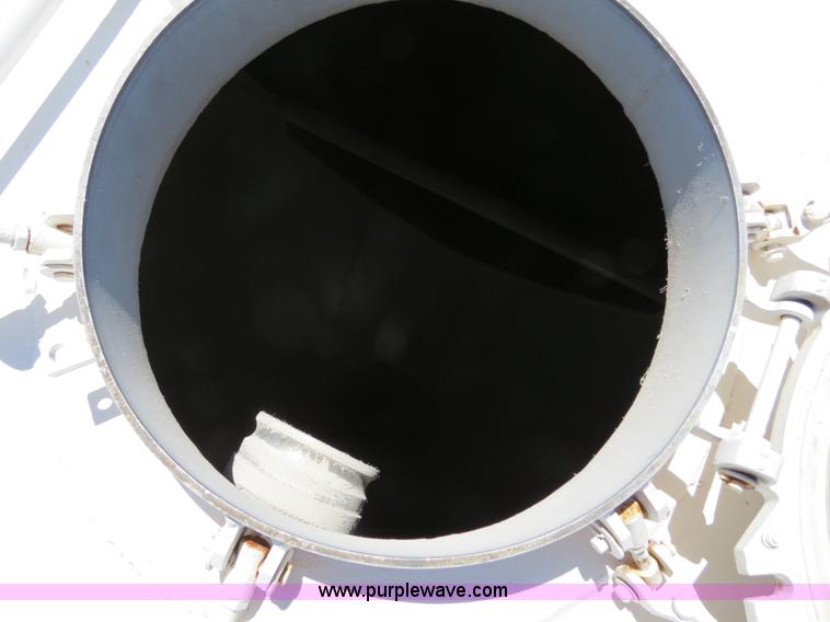 image for item B2292 1970 Fruehauf 40' aluminum pneumatic dry bulk trailer