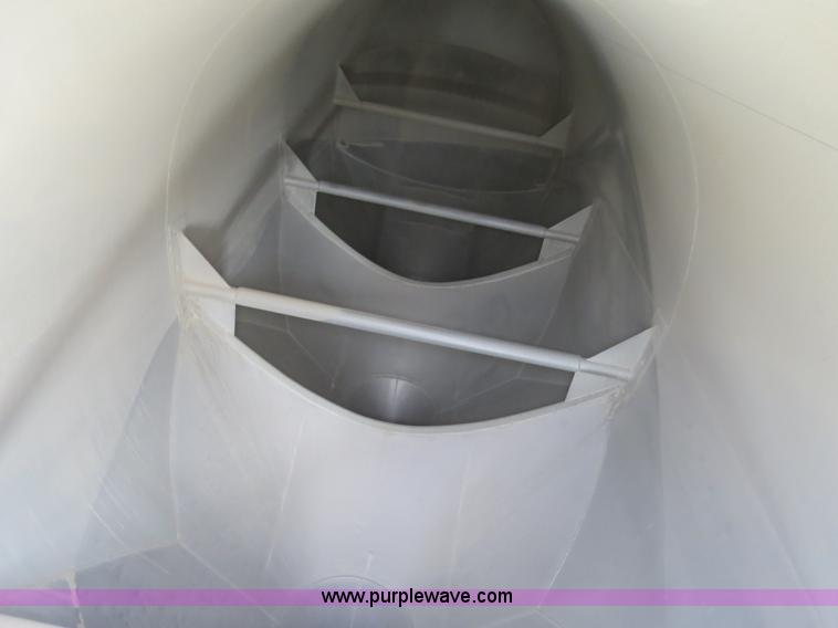 image for item B2292 1970 Fruehauf 40' aluminum pneumatic dry bulk trailer