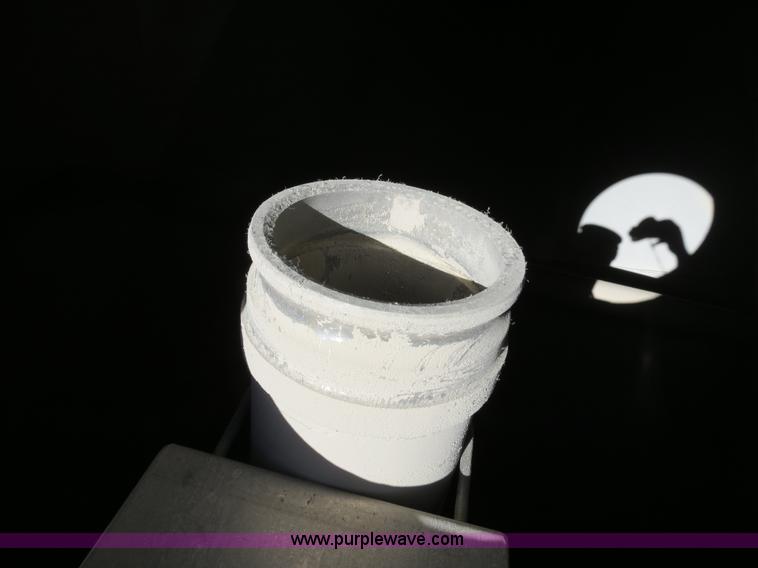 image for item B2292 1970 Fruehauf 40' aluminum pneumatic dry bulk trailer