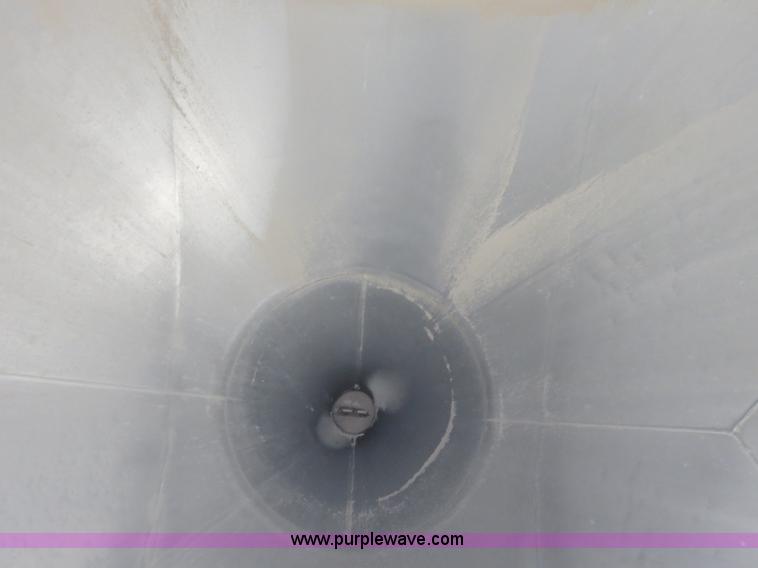 image for item B2292 1970 Fruehauf 40' aluminum pneumatic dry bulk trailer