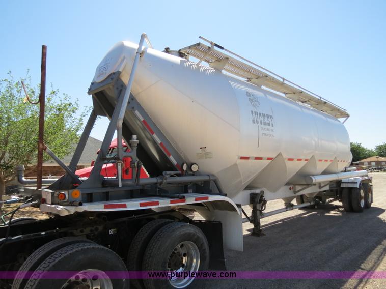 image for item B2293 1984 Fruehauf 42' aluminum pneumatic dry bulk trailer