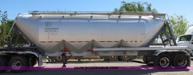 image for item B2293 1984 Fruehauf 42' aluminum pneumatic dry bulk trailer