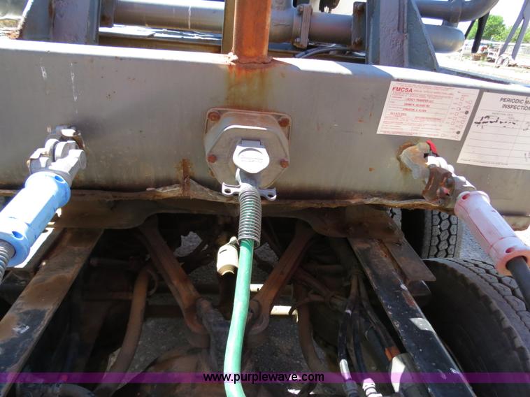 image for item B2293 1984 Fruehauf 42' aluminum pneumatic dry bulk trailer