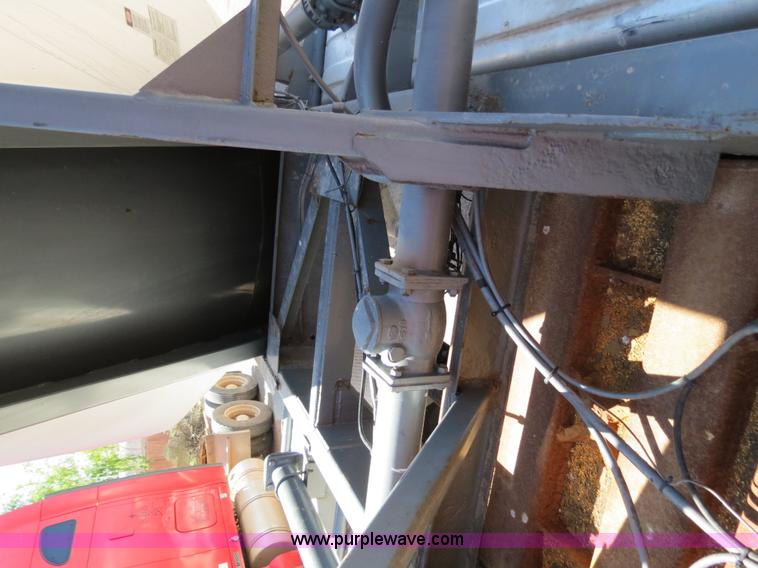 image for item B2293 1984 Fruehauf 42' aluminum pneumatic dry bulk trailer