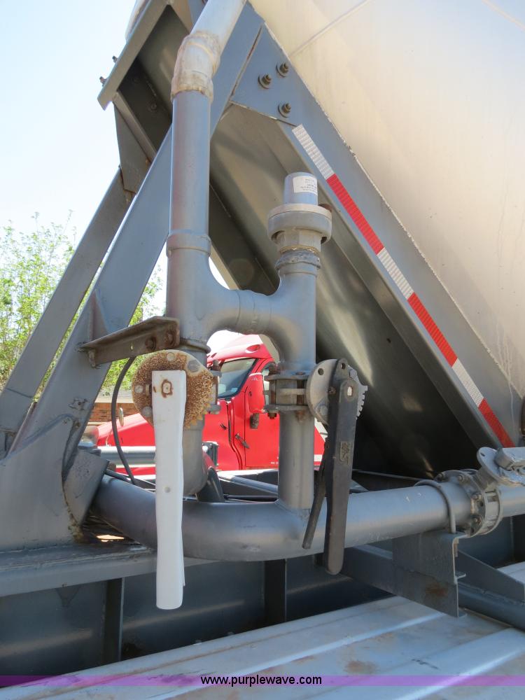 image for item B2293 1984 Fruehauf 42' aluminum pneumatic dry bulk trailer