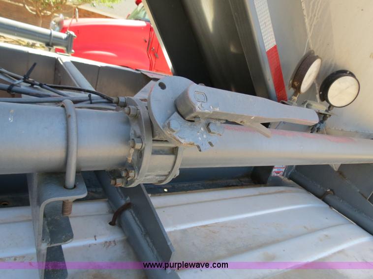 image for item B2293 1984 Fruehauf 42' aluminum pneumatic dry bulk trailer