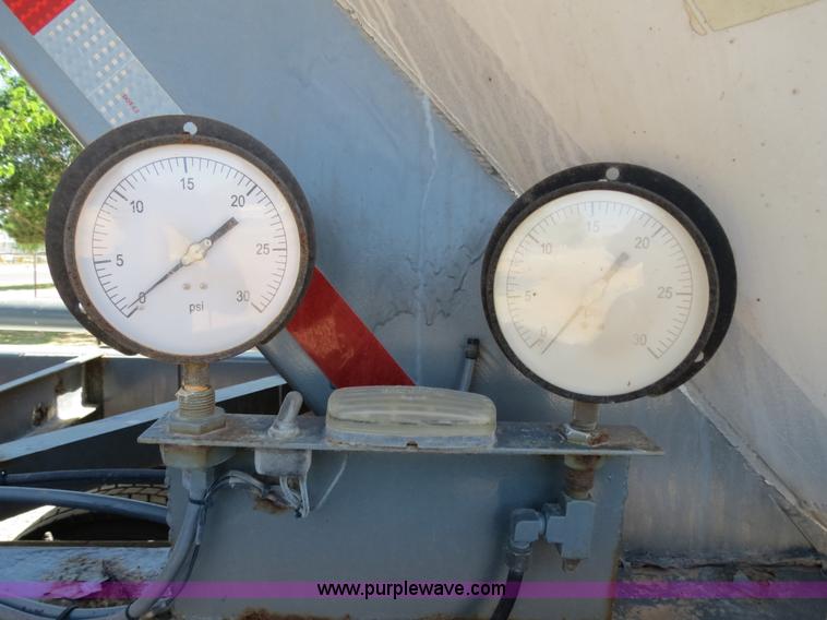 image for item B2293 1984 Fruehauf 42' aluminum pneumatic dry bulk trailer