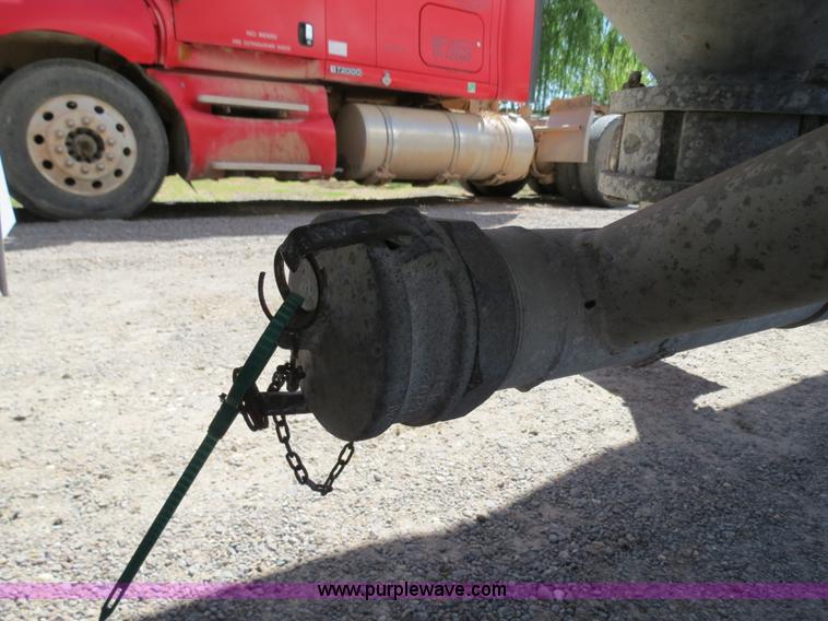 image for item B2293 1984 Fruehauf 42' aluminum pneumatic dry bulk trailer