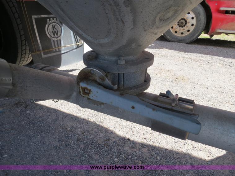 image for item B2293 1984 Fruehauf 42' aluminum pneumatic dry bulk trailer