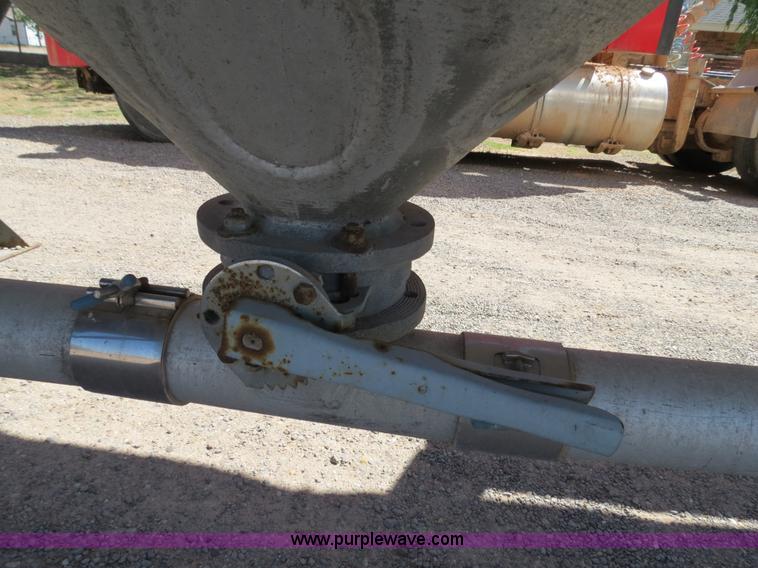 image for item B2293 1984 Fruehauf 42' aluminum pneumatic dry bulk trailer