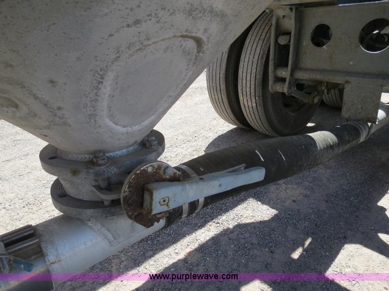 image for item B2293 1984 Fruehauf 42' aluminum pneumatic dry bulk trailer