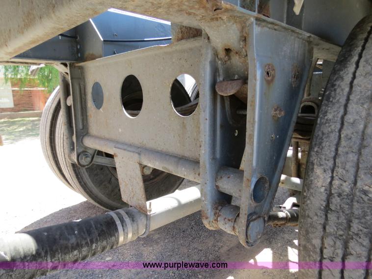 image for item B2293 1984 Fruehauf 42' aluminum pneumatic dry bulk trailer