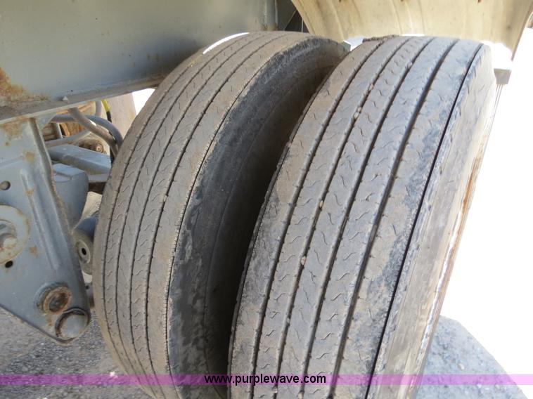 image for item B2293 1984 Fruehauf 42' aluminum pneumatic dry bulk trailer