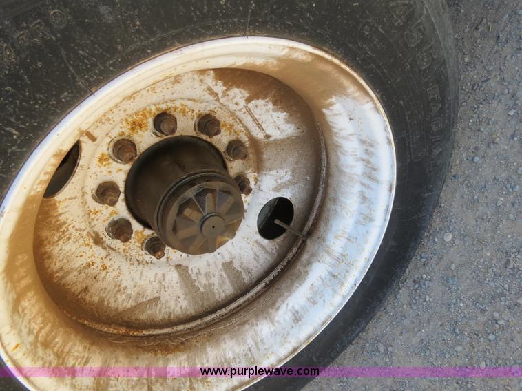 image for item B2293 1984 Fruehauf 42' aluminum pneumatic dry bulk trailer