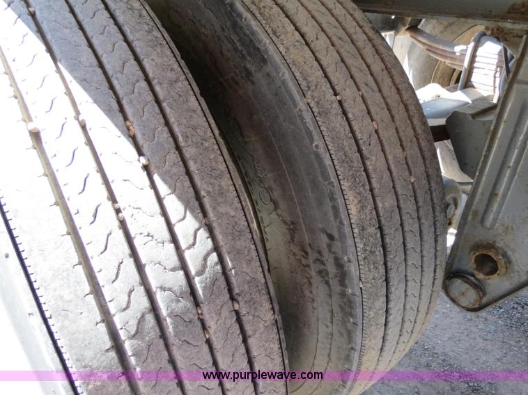 image for item B2293 1984 Fruehauf 42' aluminum pneumatic dry bulk trailer