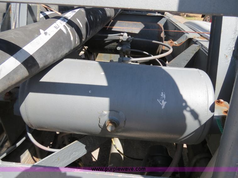 image for item B2293 1984 Fruehauf 42' aluminum pneumatic dry bulk trailer